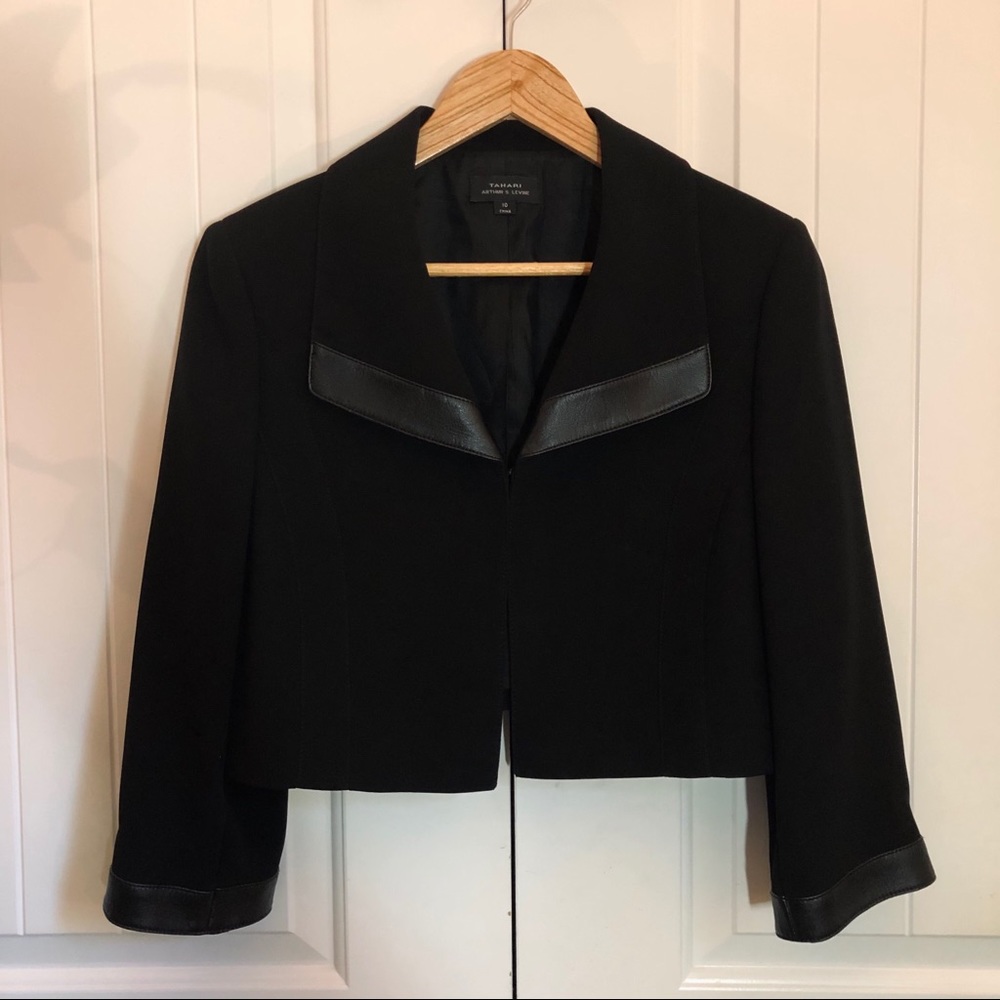 TAHARI black bolero jacket 10
